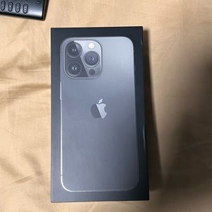 iPhone 13 Pro box